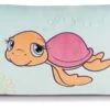Nici 43404 Kissen Schildkröte Sealina 43x25cm Plüsch Kuschelkissen Sealife -Beliebter Spielzeugladen 43404 01 HA Frei 2048x1152