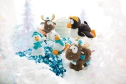Nici 44122 FelsenPinguin Frizzy Ca 20cm Liegend Plüsch Kuscheltier Winter -Beliebter Spielzeugladen 44109 03 44113 44111 44127 44123 Milieu 2048x13650TOU3lzq0K54u