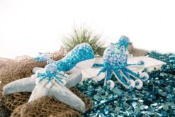 Nici 47442 Kissen Oktopus 30x30cm Atlantic Friends Plüsch Polygondruck -Beliebter Spielzeugladen 47434 04 47432 47433 47437 Milieu 2048x1365 4