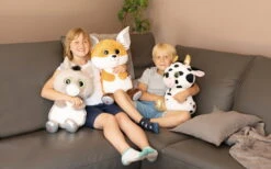 Nici 47828 Glubschis Farm Kuh Moolon 45cm Plüsch Kuscheltier Schlenker GREEN -Beliebter Spielzeugladen 47826 10 47827 47828 Image 2048x1277 2