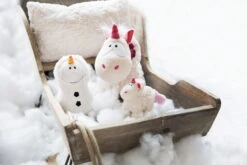 Nici 48165 Einhorn Theodor Im Schneeanzug Ca 45cm Plüsch Kuscheltier GREEN -Beliebter Spielzeugladen 48166 10 48163 48162 Milieu vorl 2048x1365 2