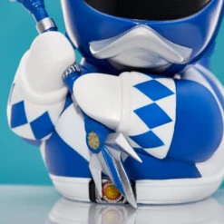 Badeente Numskull TUBBZ - Power Rangers - Blue Ranger (Limited Edition) 15 Badeente Numskull TUBBZ - Power Rangers - Blue Ranger (Limited Edition) -Beliebter Spielzeugladen BlueRanger PowerRangers TUBBZ PL Hi Res 6