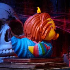 Badeente Numskull TUBBZ Cosplaying Duck - Chucky - Scarred Chucky 15 Badeente Numskull TUBBZ Cosplaying Duck - Chucky - Scarred Chucky -Beliebter Spielzeugladen Chucky Horror TUBBZ Hi Res 4