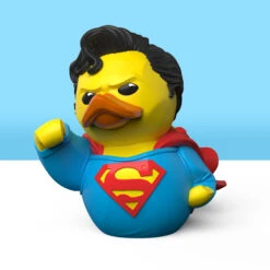 Badeente Numskull TUBBZ Cosplaying Duck - Superman (Limited Edition) 13 Badeente Numskull TUBBZ Cosplaying Duck - Superman (Limited Edition) -Beliebter Spielzeugladen Superman TUBBZ PL Hi Res 2 1